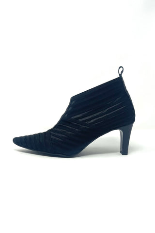 Marian V Cut Shoeboot.