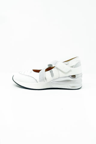 Fugitive Wedge Shoe With Silver Elastic Straps